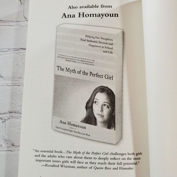 🔸️NWT That Crumpled Paper Was Due Last Week Paperback Book - Picture 9 of 9